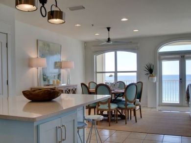 Kitchen & Dining Area